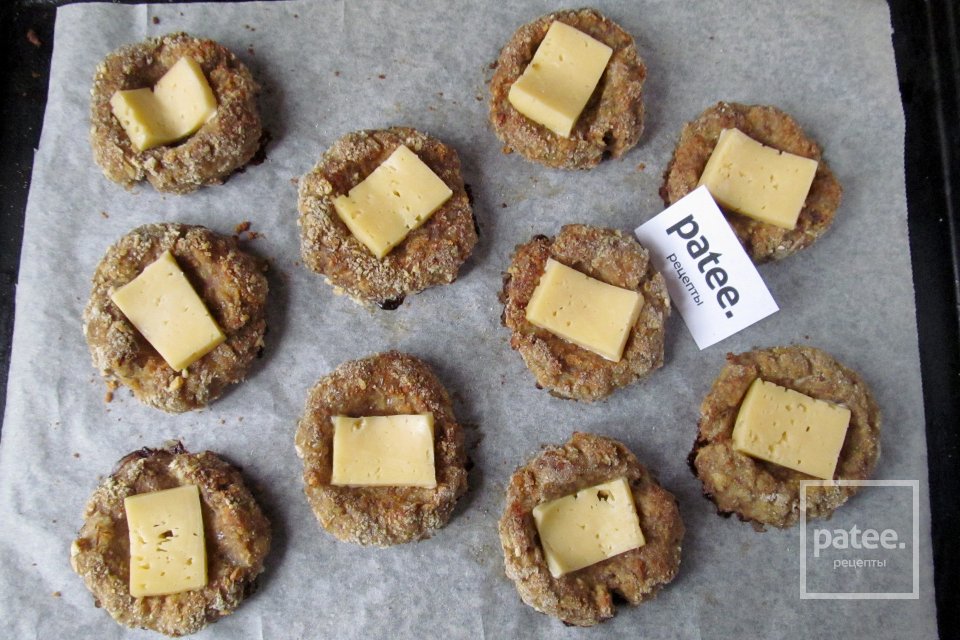 Мясные гнёзда с сыром и перепелиными яйцами - Шаг 13