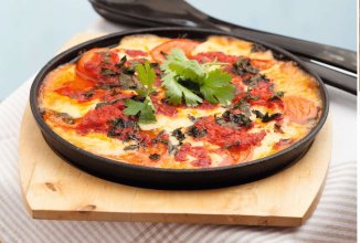 Сулугини, жареный с помидорами