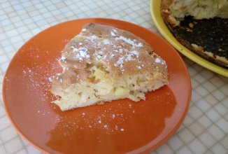 Шарлотка с яблоками (классический рецепт)