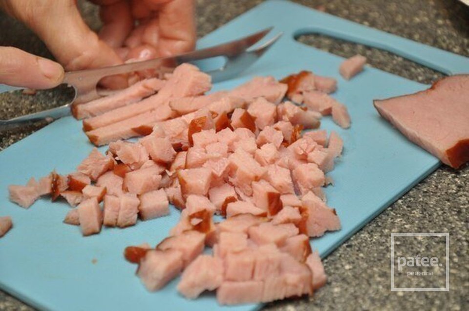 САЛАТ С ЧЕСНОЧНЫМИ СУХАРИКА 🙈 - Шаг 3