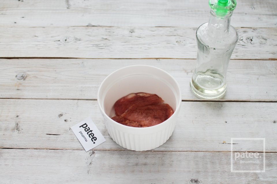 Свиные отбивные с помидором, сыром и соусом ткемали - Шаг 12