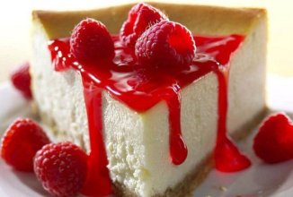 Пирожное с малиновым желе