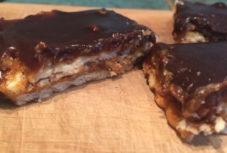 Карамельно-шоколадное печенье без выпечки