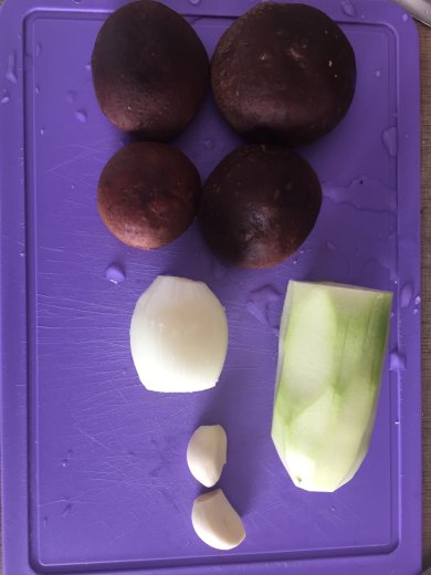 Грибы шиитаке в томатном соусе - Шаг 1