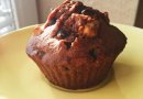 Шоколадный маффин с бананом