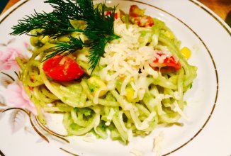 Спагетти с соусом из авокадо