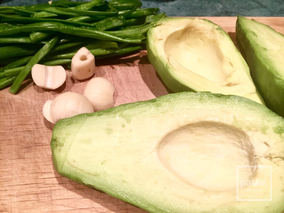 Спагетти с соусом из авокадо - Шаг 1
