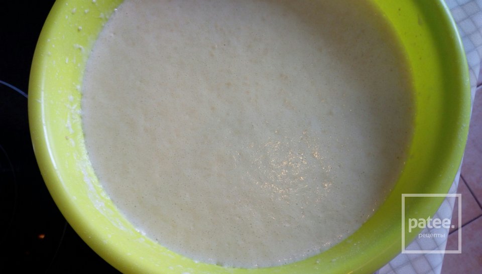 Быстрые блины на дрожжах и молоке - Шаг 4
