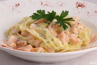 Фетуччини с сёмгой в сливочном соусе