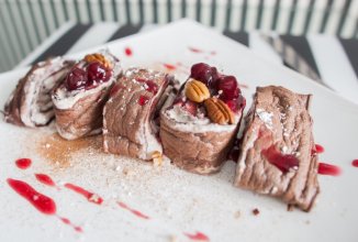 Творожно-шоколадный рулет