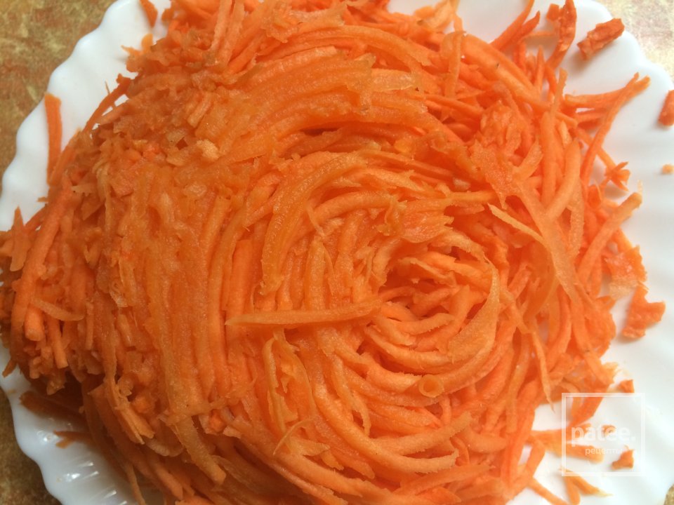 Морковный салат с апельсинами и сухариками. - Шаг 2