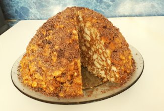 "Муравейник" с вкусным медовым кремом.