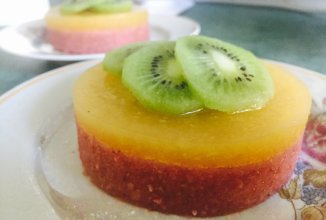 Клубнично-манговый десерт