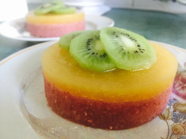 Клубнично-манговый десерт