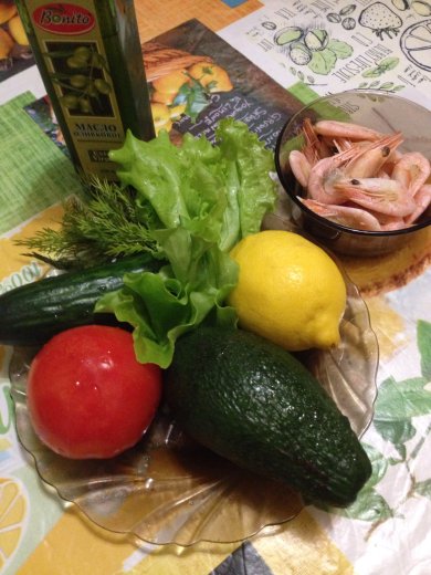 Салат с авокадо и креветками. - Шаг 1