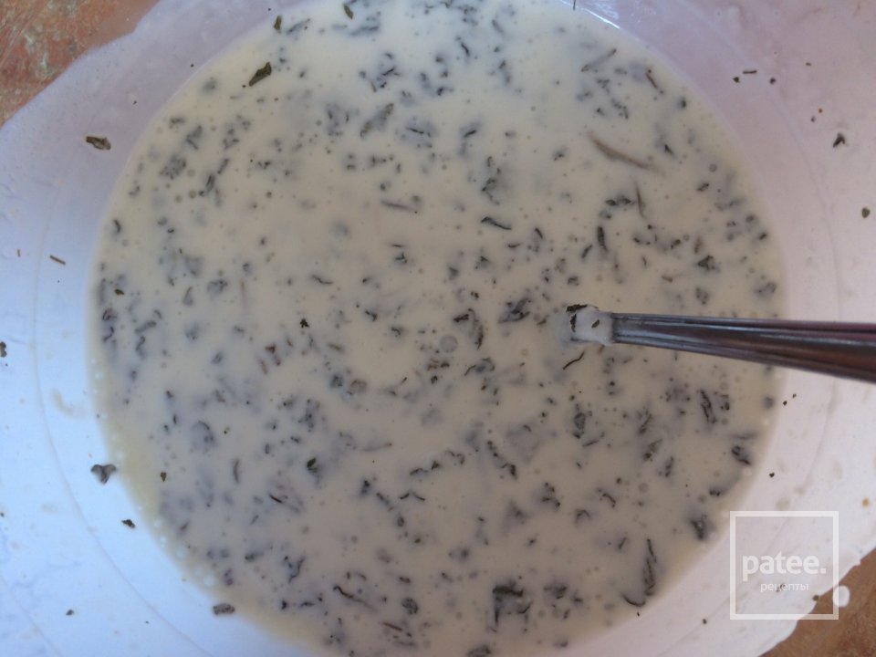 Хек на овощной подушке, с хреном и сметаной. - Шаг 6