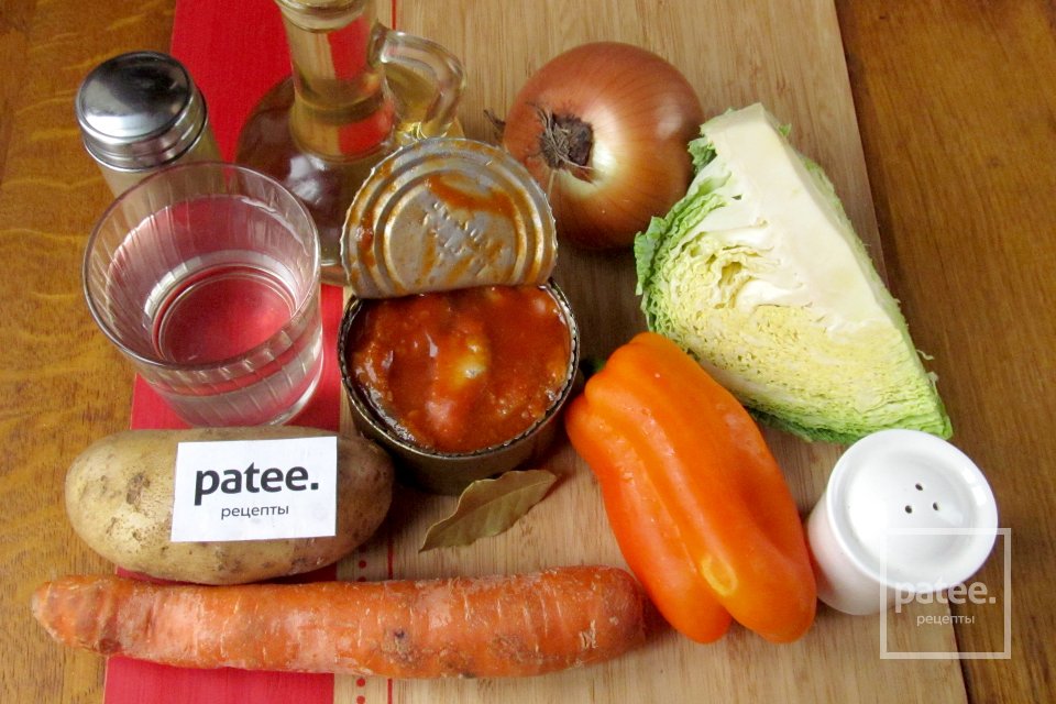 Щи с килькой в томате и савойской капустой - Шаг 1