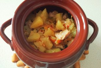 Жаркое в горшочке