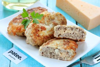 Мясные зразы с сыром в кляре