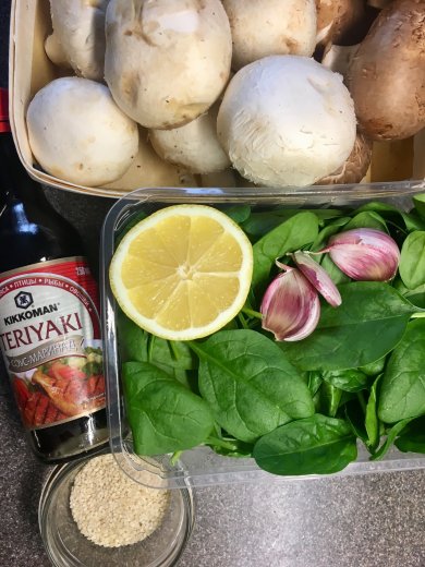 Постная закуска "Грибная поляна" из шампиньонов-гриль и шпината. - Шаг 1