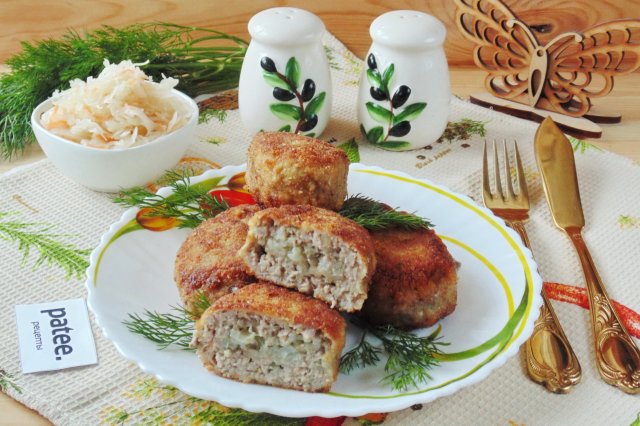 Мясные зразы с рисом и грибами