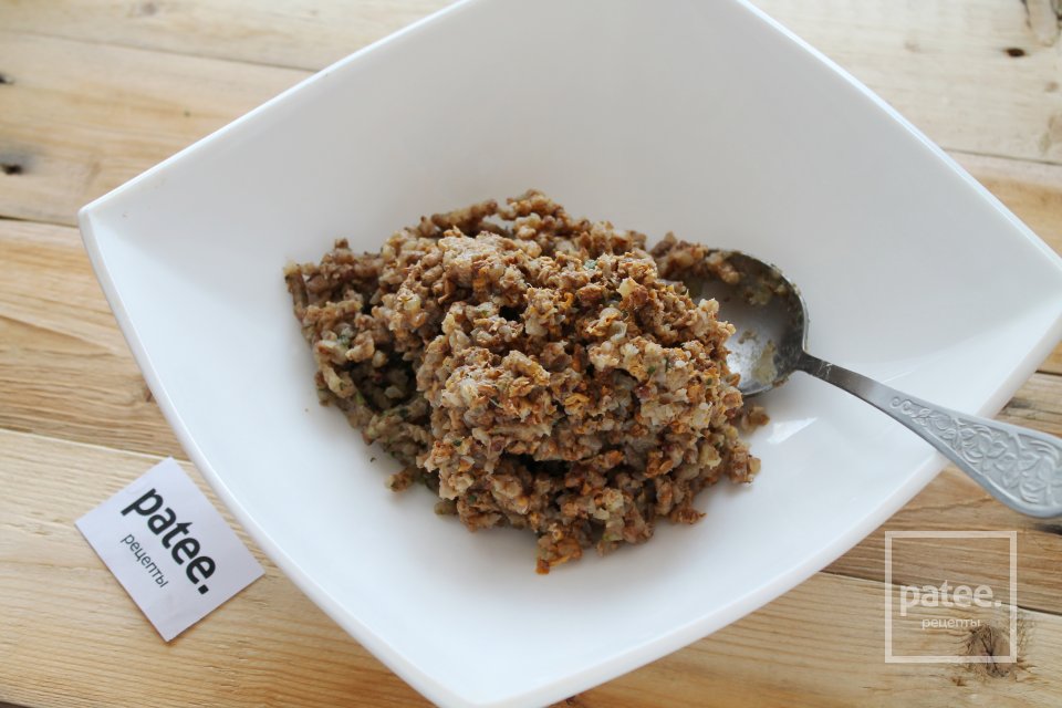 Котлеты из гречки с грибами и зеленью - Шаг 10