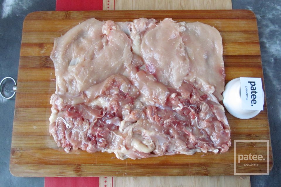 Руляда из курицы с омлетом и грибами - Шаг 5