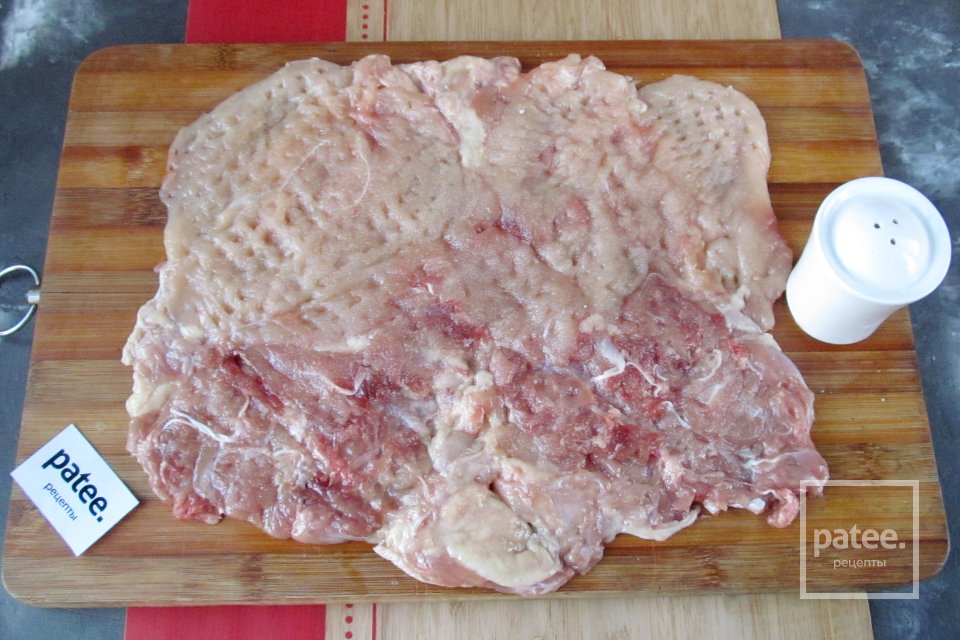 Руляда из курицы с омлетом и грибами - Шаг 7