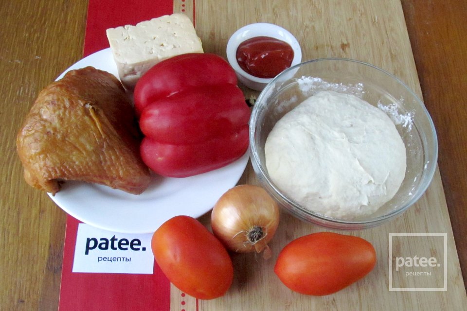 Пицца с копчёной курицей и болгарским перцем - Шаг 1