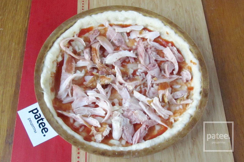 Пицца с копчёной курицей и болгарским перцем - Шаг 5