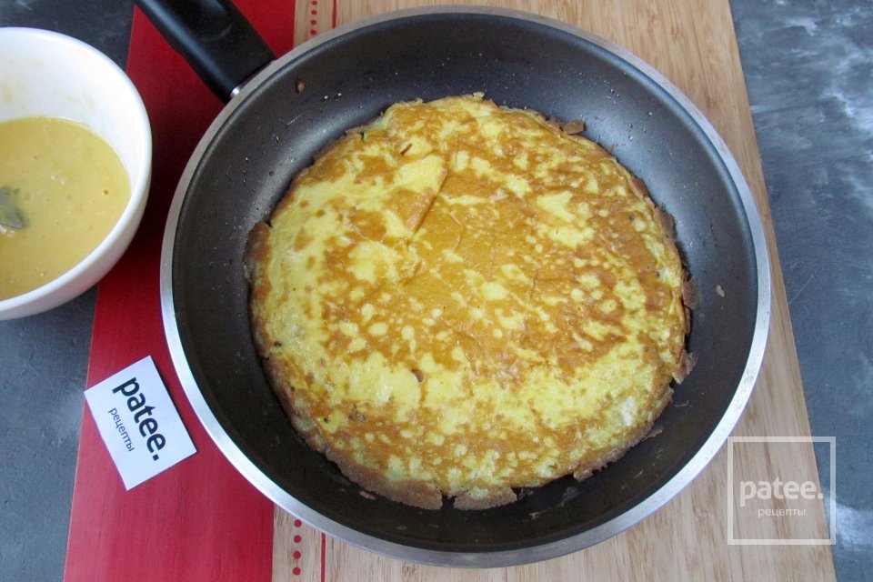 Руляда из курицы с омлетом и грибами - Шаг 16