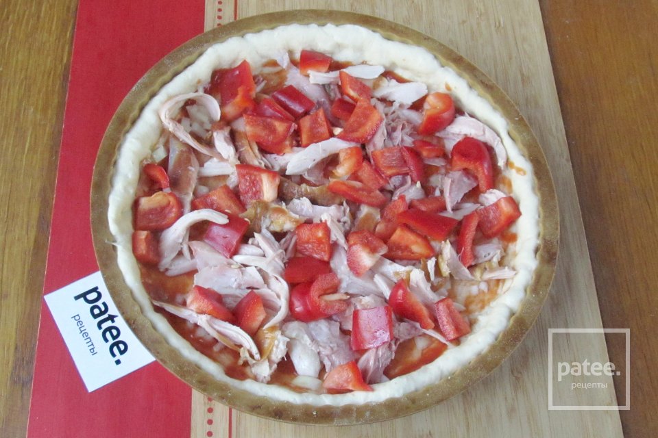 Пицца с копчёной курицей и болгарским перцем - Шаг 6