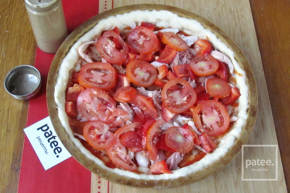 Пицца с копчёной курицей и болгарским перцем - Шаг 8