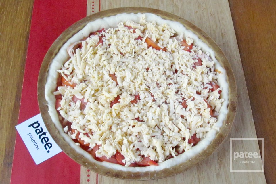 Пицца с копчёной курицей и болгарским перцем - Шаг 9