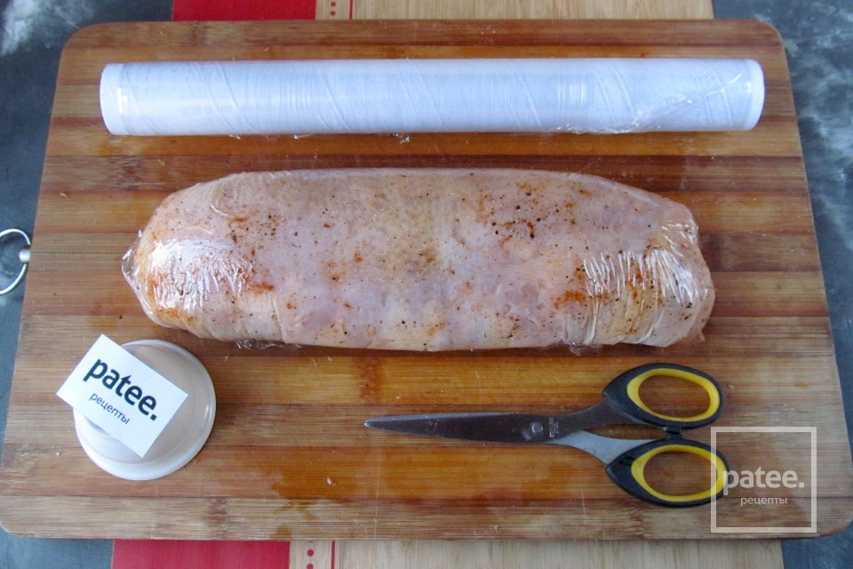 Руляда из курицы с омлетом и грибами - Шаг 21