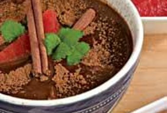 Шоколадный суп с ягодным соком