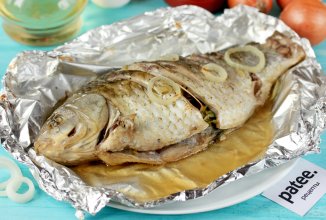 Карась, запеченный в духовке в фольге