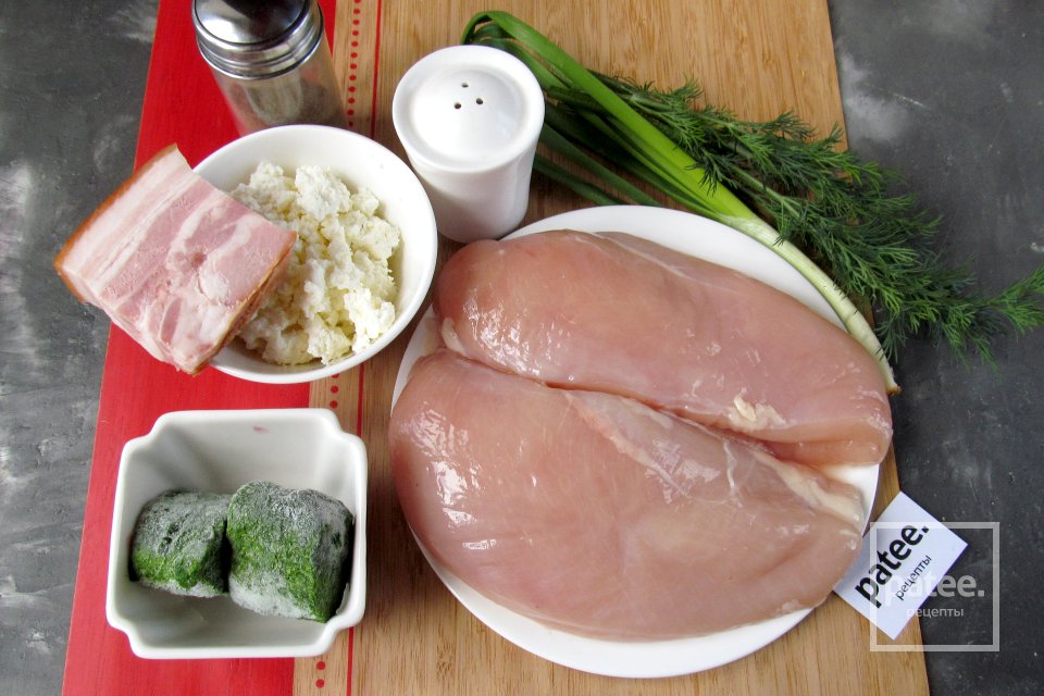 Куриные рулетики с творогом и зеленью - Шаг 1