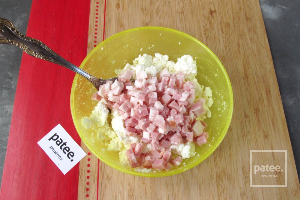 Куриные рулетики с творогом и зеленью - Шаг 3