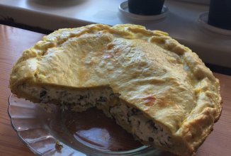 Творожный пирог с зеленью.