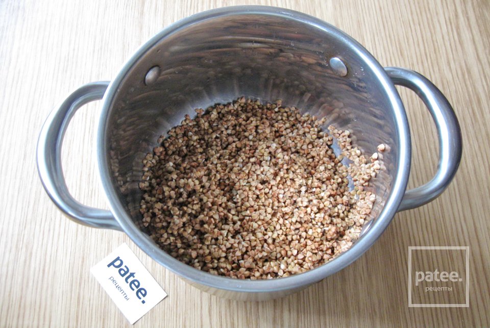 Постная гречневая каша с грибами и помидорами - Шаг 6