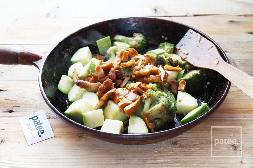 Паэлья овощная с грибами - Шаг 10