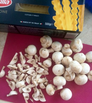 Феттучине с грибами и ветчиной - Шаг 1