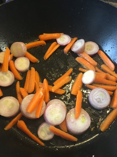 Грибочки томленые в белом вине и подрумяненные в соусе Терияки. - Шаг 4