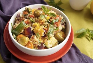 Салат из булгура и запеченных овощей