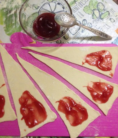 Круассаны с черничным джемом. - Шаг 2