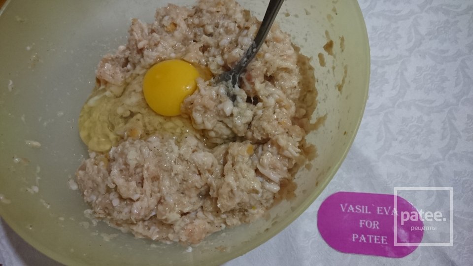 Куриные тефтельки в сливочном соусе с шампиньонами - Шаг 3