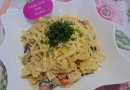 Фарфалле с курицей и грибами в сливочном соусе