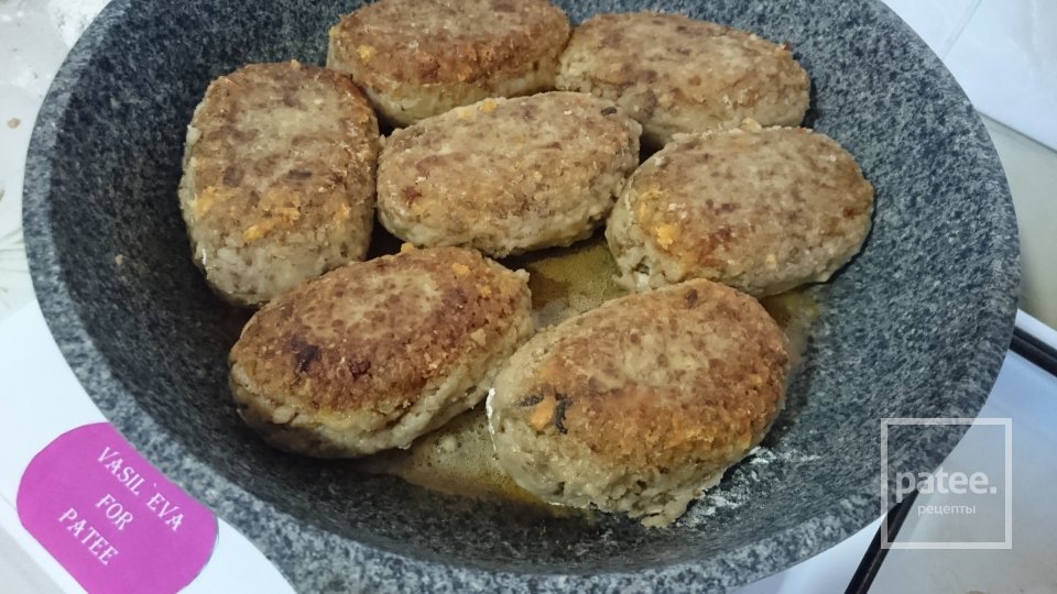 Гречаники с шампиньонами и сыром - Шаг 7