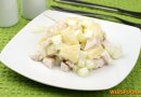 Салат с курицей и ананасами